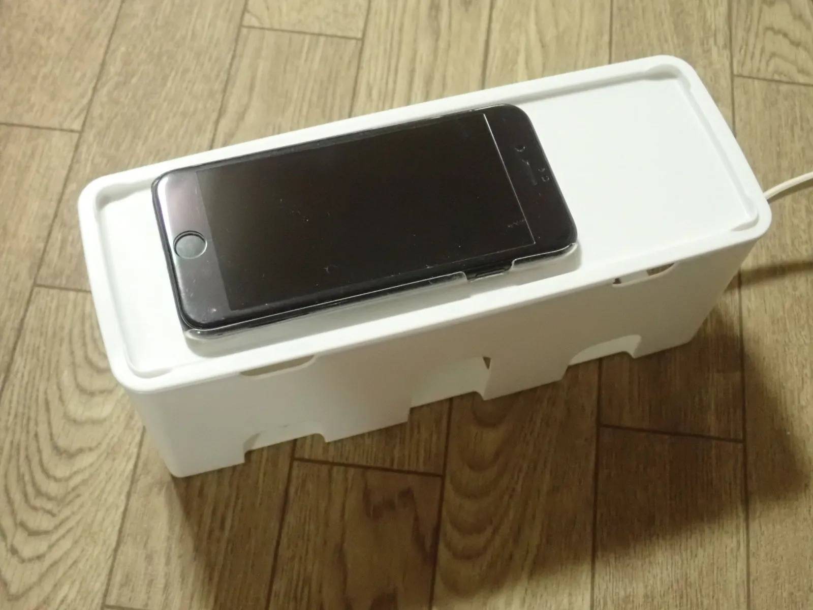 DAISO(ダイソー):タップ収納ケース ホワイト