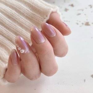 【2025年11月】悪目立ちとは無縁だよ。人気の透け感ピンクネイル5選