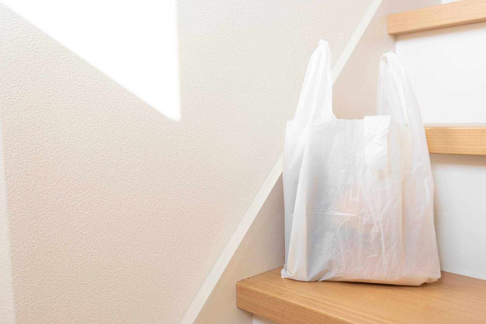 階段　人気運　下がる　不用品　ゴミ