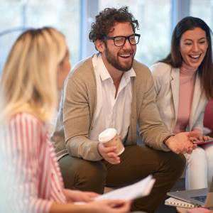 女心を鷲掴みです。モテるのに彼女がいない40代50代男性の仕草5選