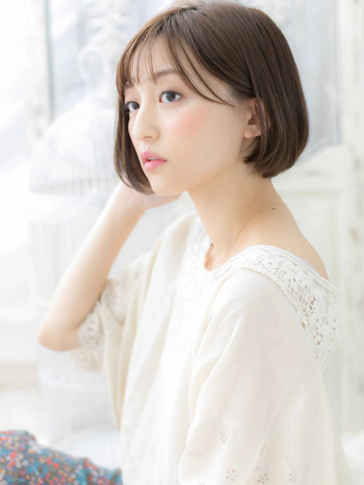 耳掛け丸みボブ