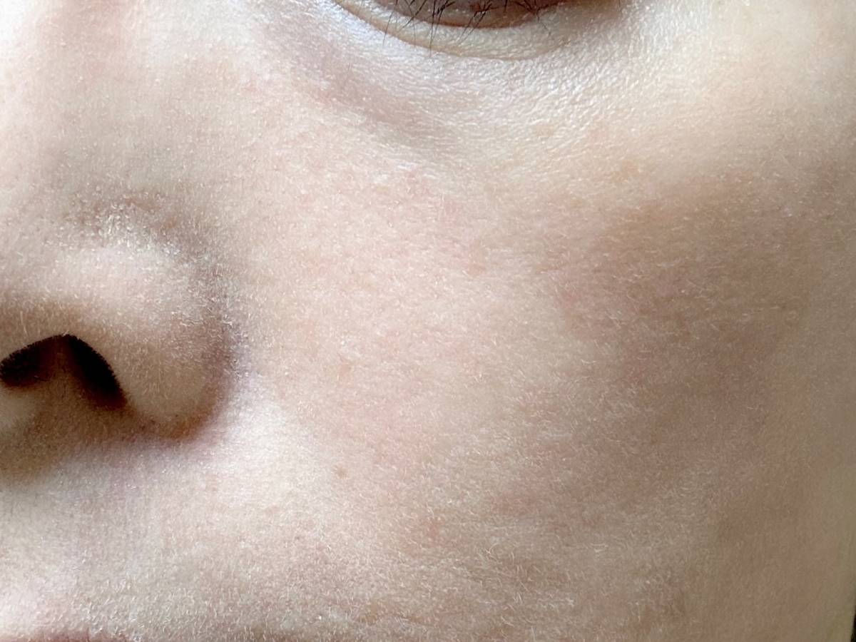 毛穴レスパウダーを塗ったあとの肌