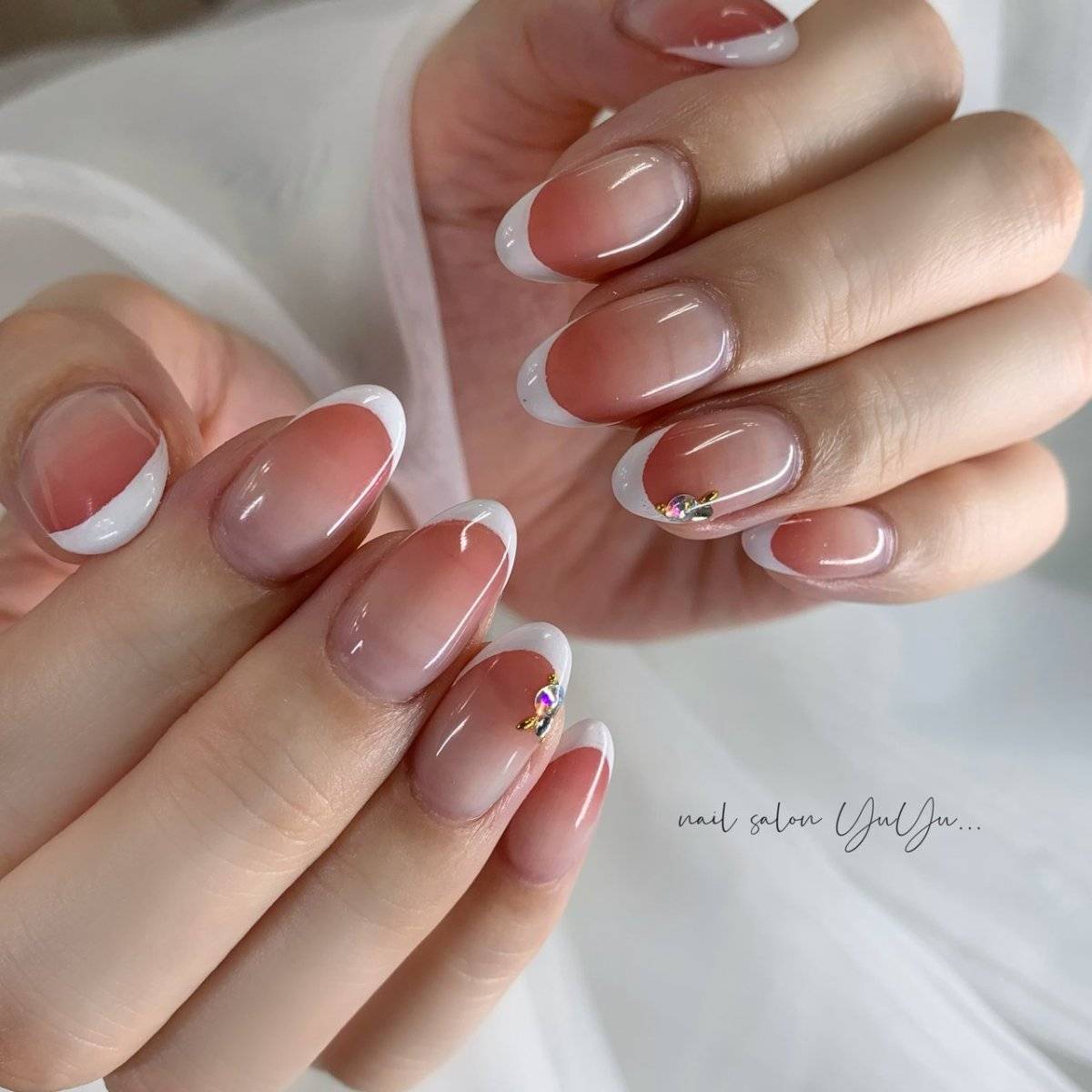 コーラルピンクネイル