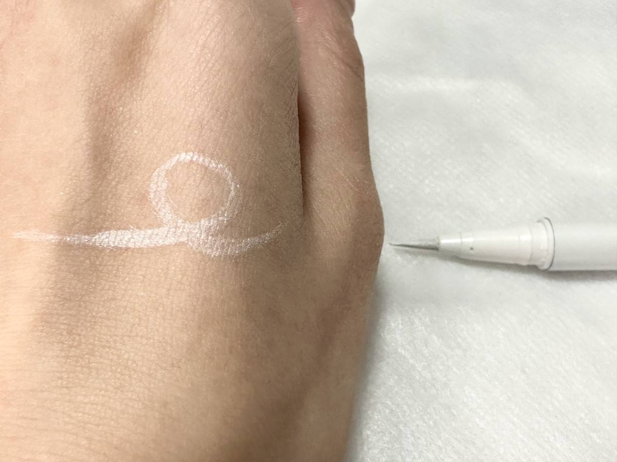 COCOROIKI アイデザインライナー WTラディアントホワイト スウォッチ画像