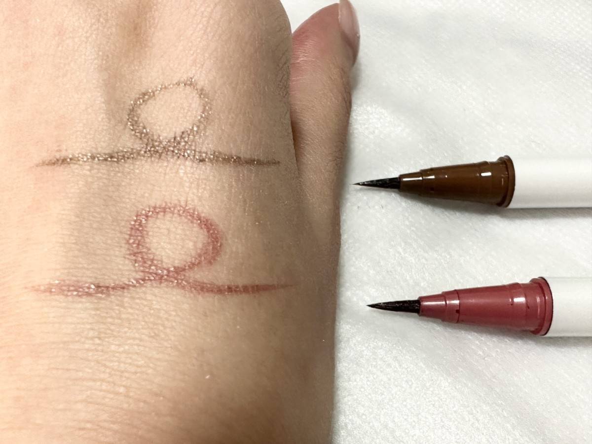 COCOROIKI アイデザインライナー 秋冬におすすめの2色スウォッチ画像