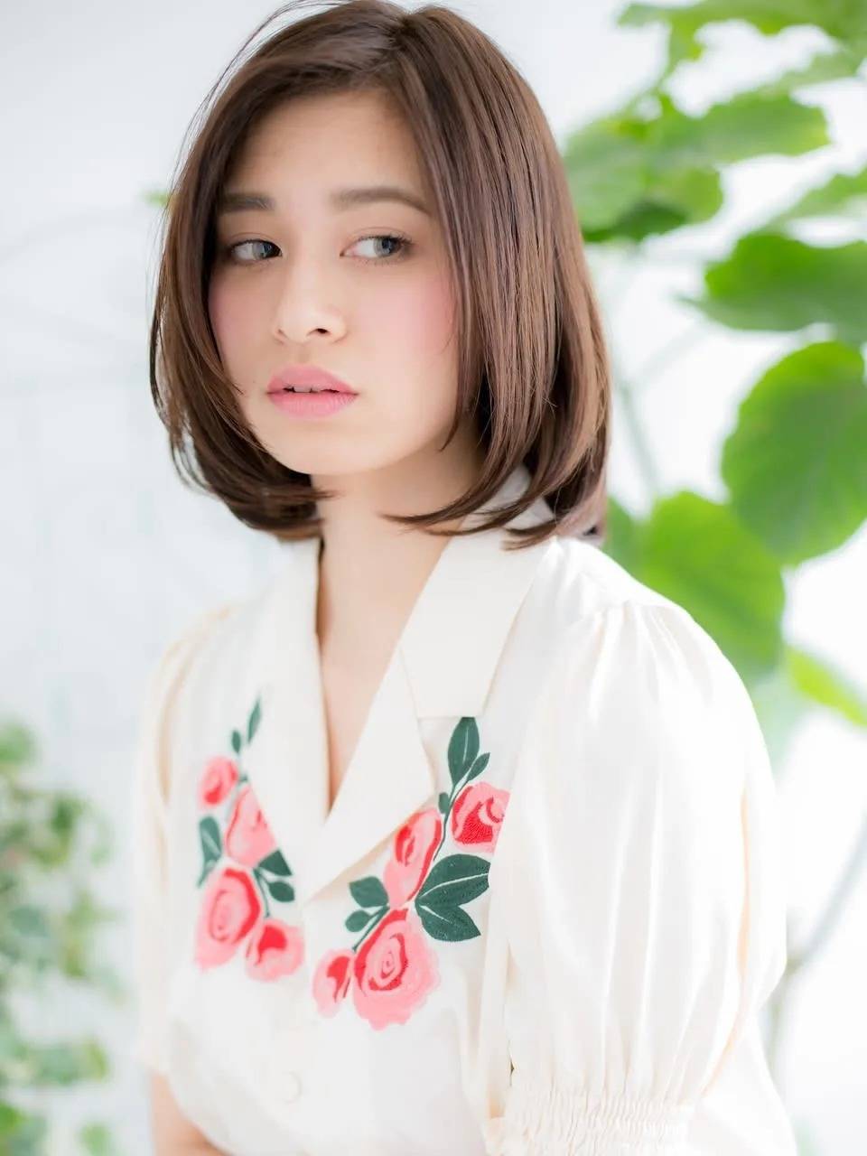 前髪なしのシンプルボブ