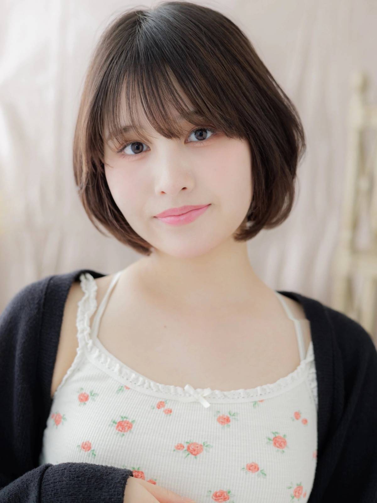 暗髪ひし形シルエットボブ