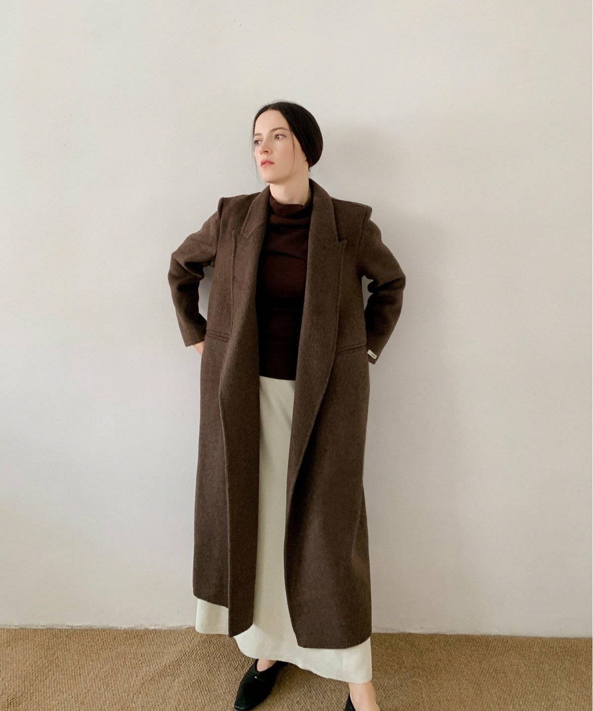 スカートコーデの女性