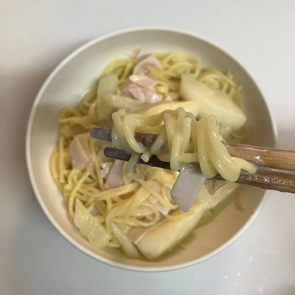 マ・マー公式の「ほたてとかぶのクリームパスタ」のレシピ