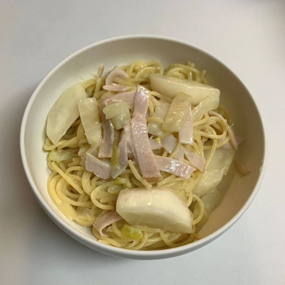 マ・マー公式の「ほたてとかぶのクリームパスタ」のレシピ