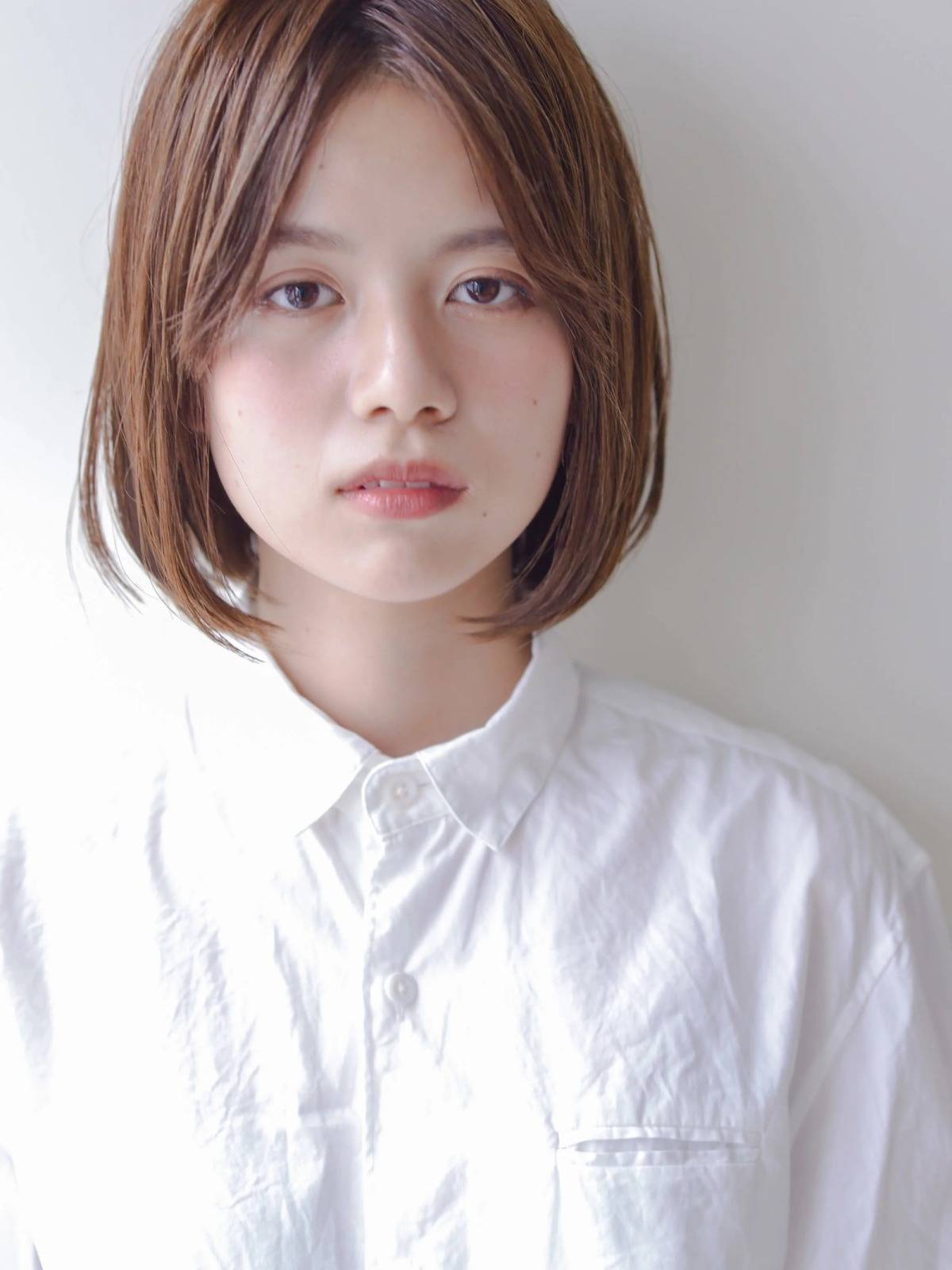 センターパートのモードボブ