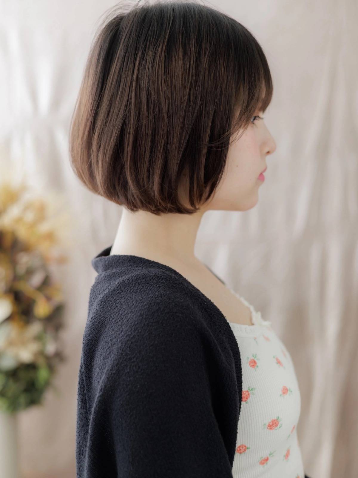 シックなカラーの美シルエットボブ