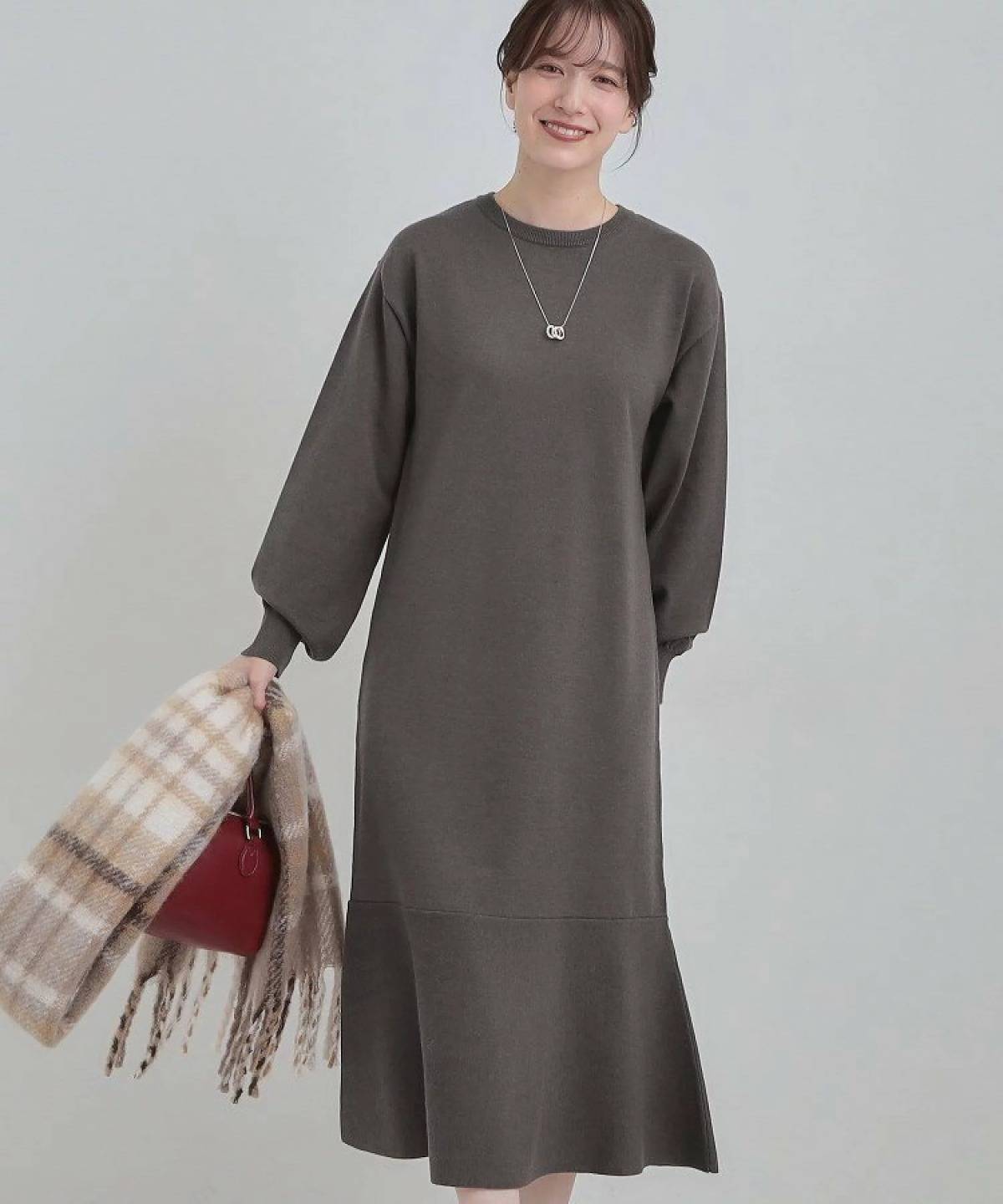 SHOO・LA・RUE スタイルがすっきりに見える 裾マーメニットワンピース