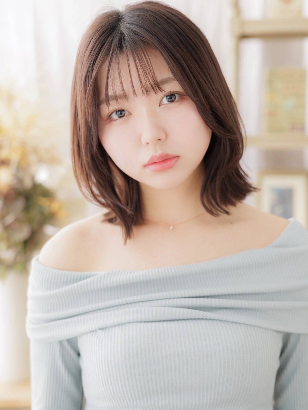 くびれミディアムボブ