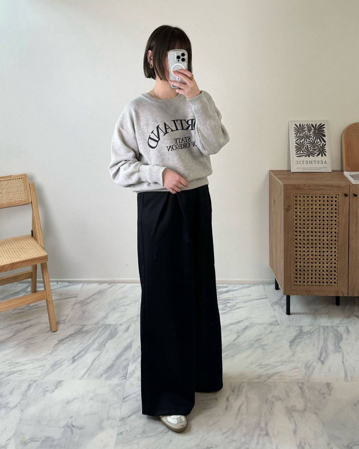 ロゴスウェット×ワイドパンツ