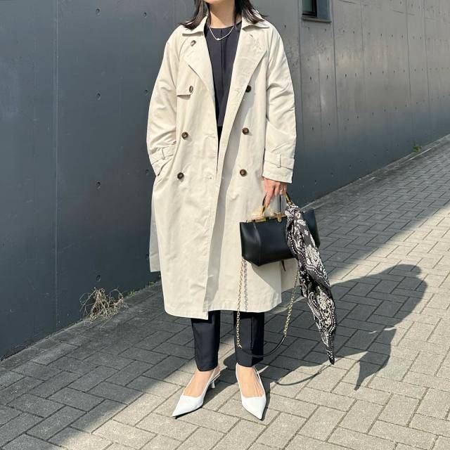 白の面積広めのモノトーンコーデ