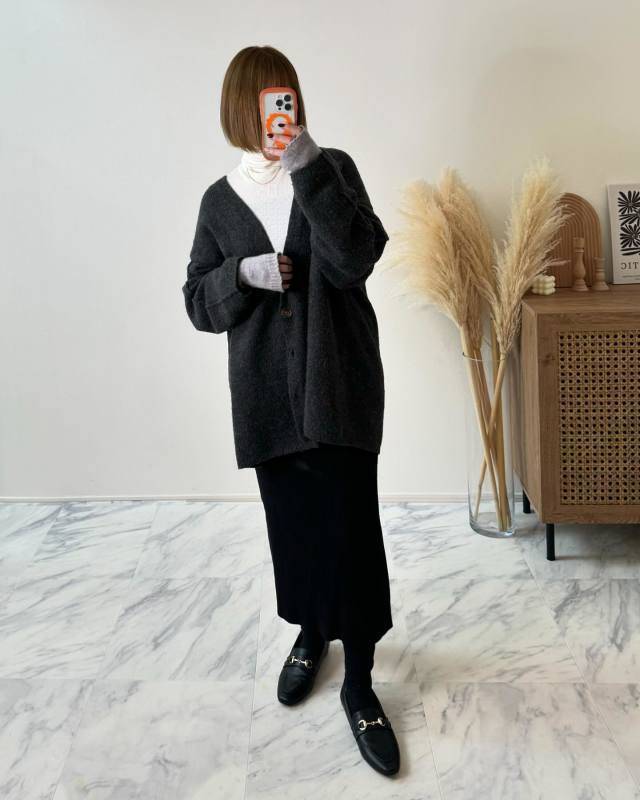 ハイネックニット×ロングカーディガン