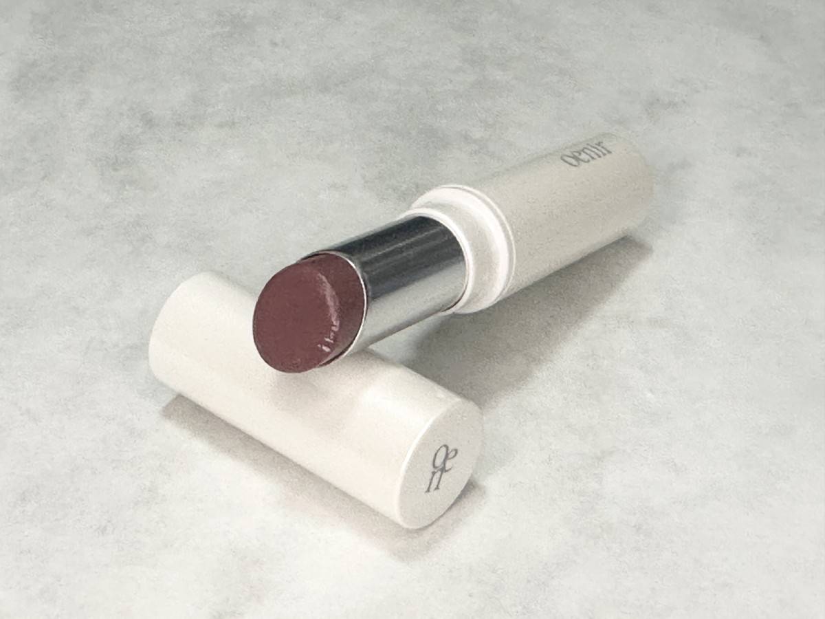 高保湿なoenir　アワーグロウリップ