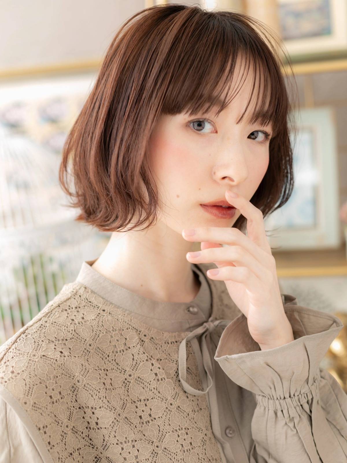 シースルーバングのくびれボブ