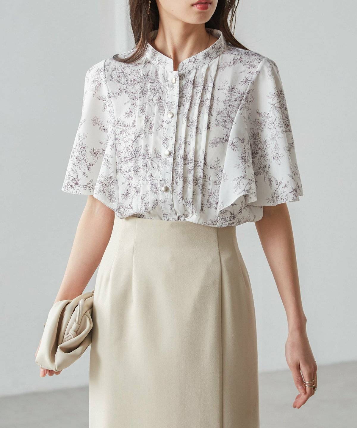 秋コーデの女性