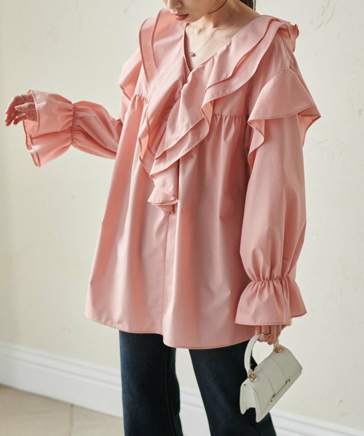 秋コーデの女性