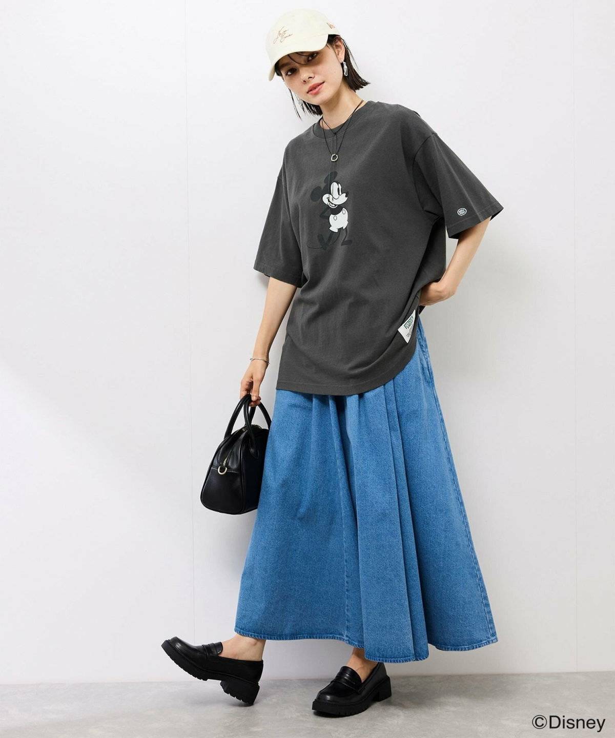 ディズニーコーデの女性