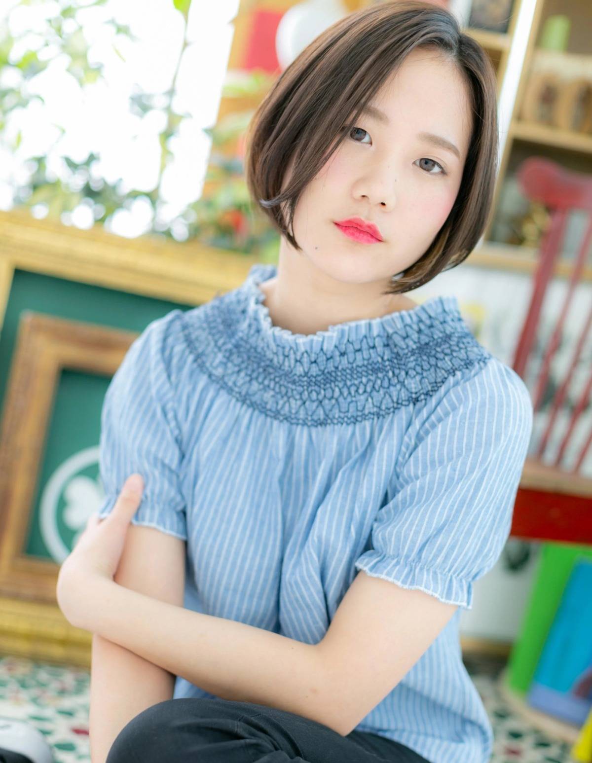 前髪なしのセンターパートボブ