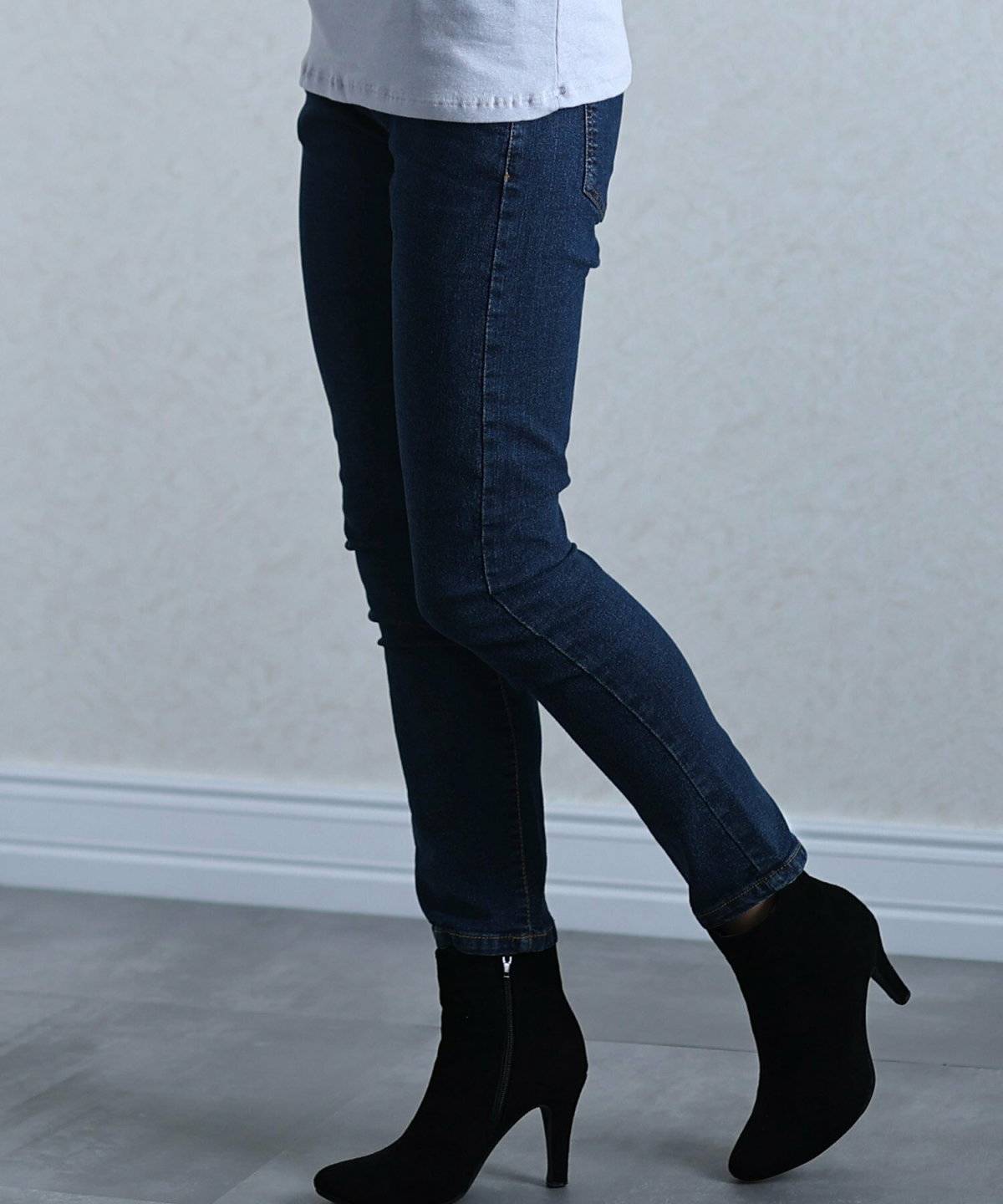 ストレートデニム×ブーツコーデ