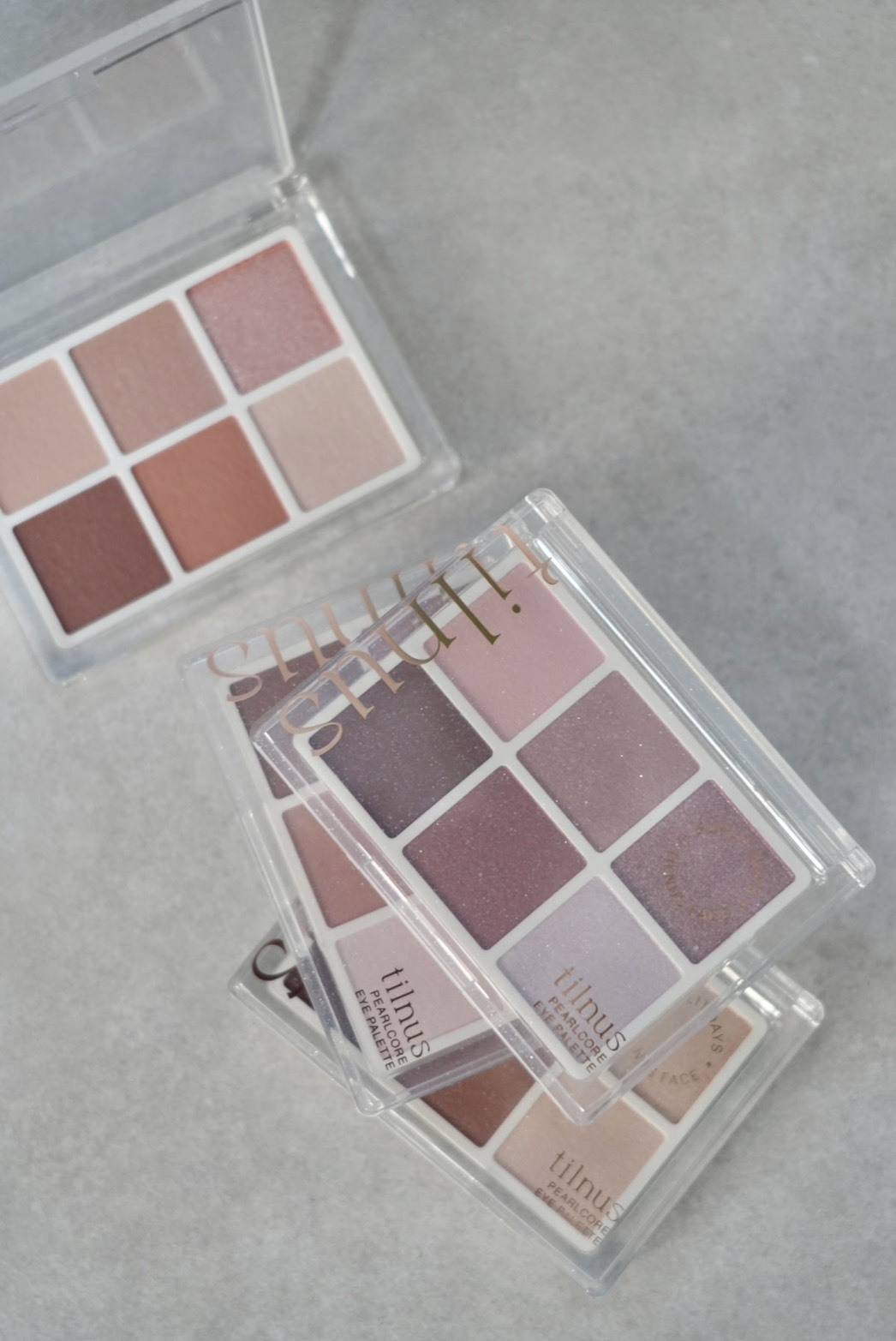 tilnus「パールコア アイパレット」