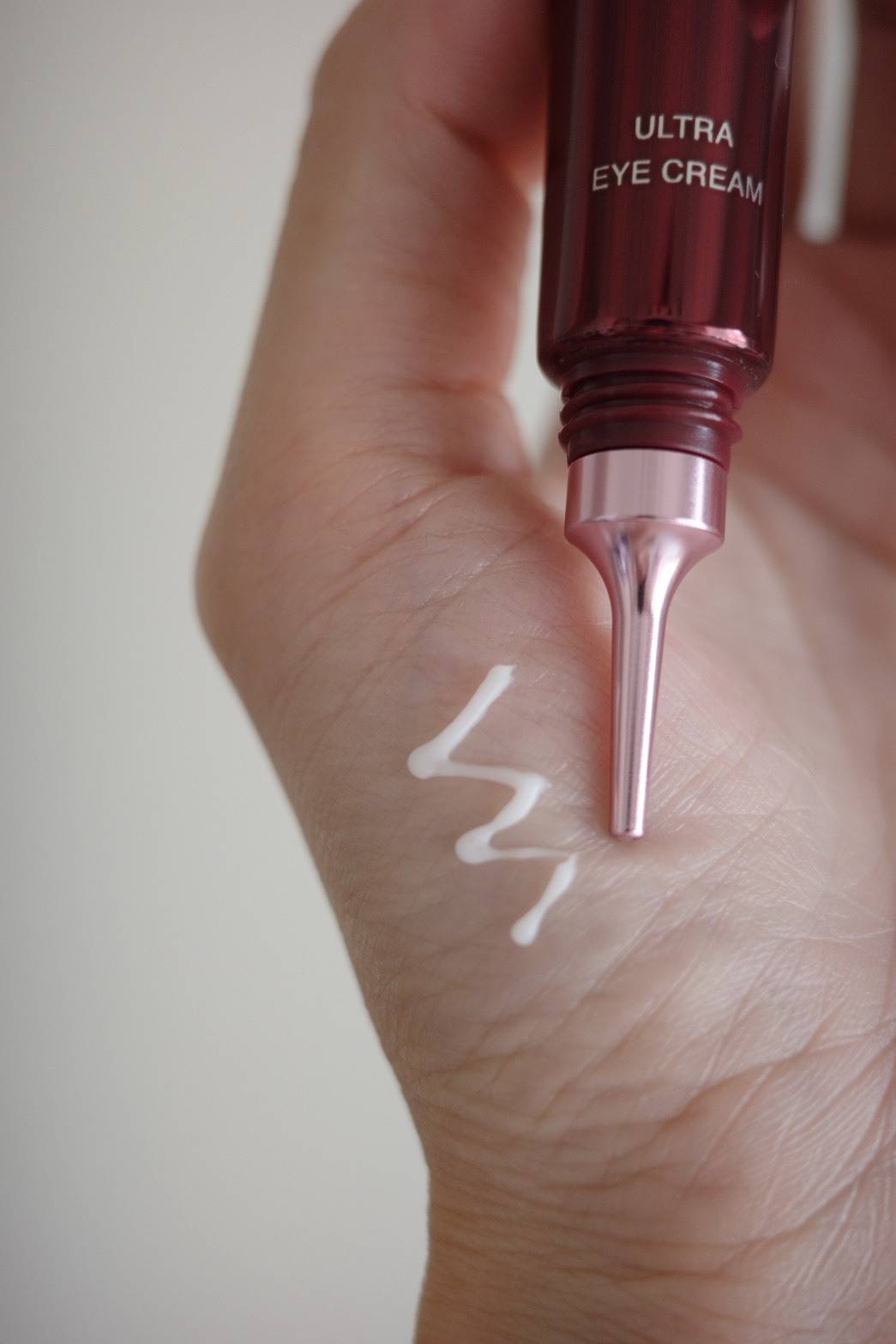 エイジーセオリーウルトラアイクリーム