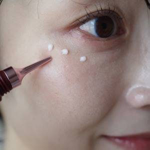 アイクリーム迷子が出会った♪「エイジーセオリーウルトラアイクリーム」愛用中！