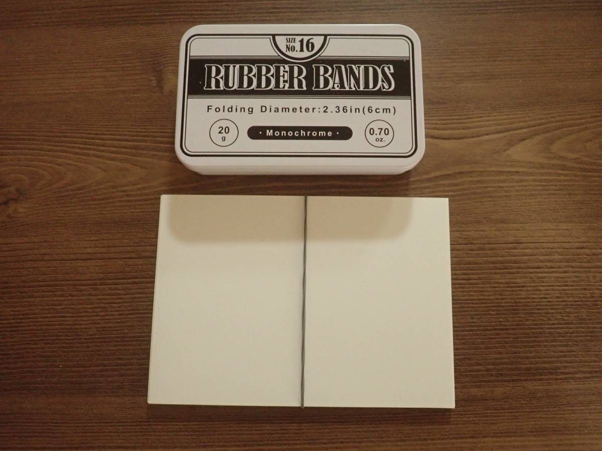 ダイソーのゴムバンド(缶入り、モノクロ、長方形薄型)
