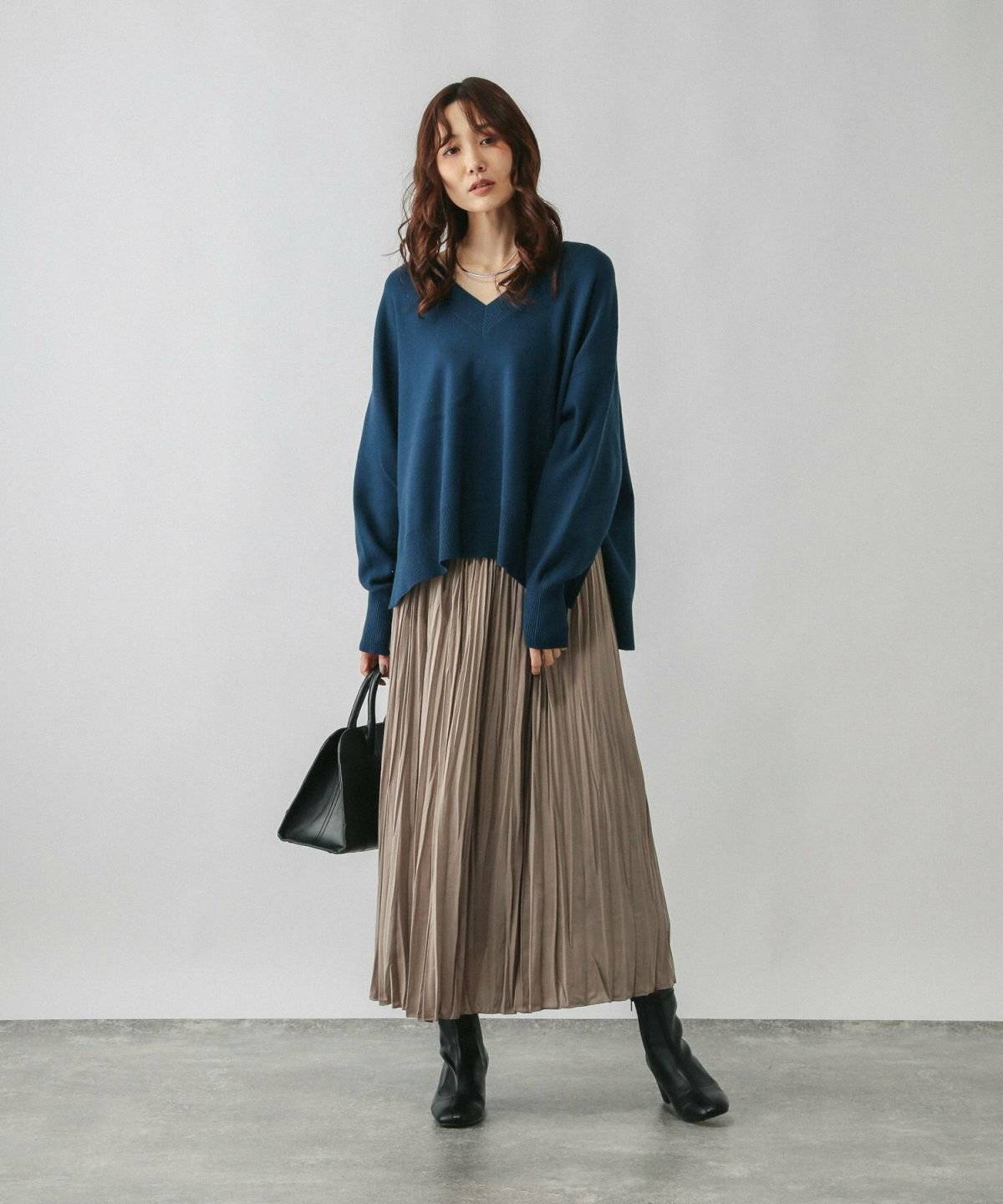 ワンピースコーデの女性