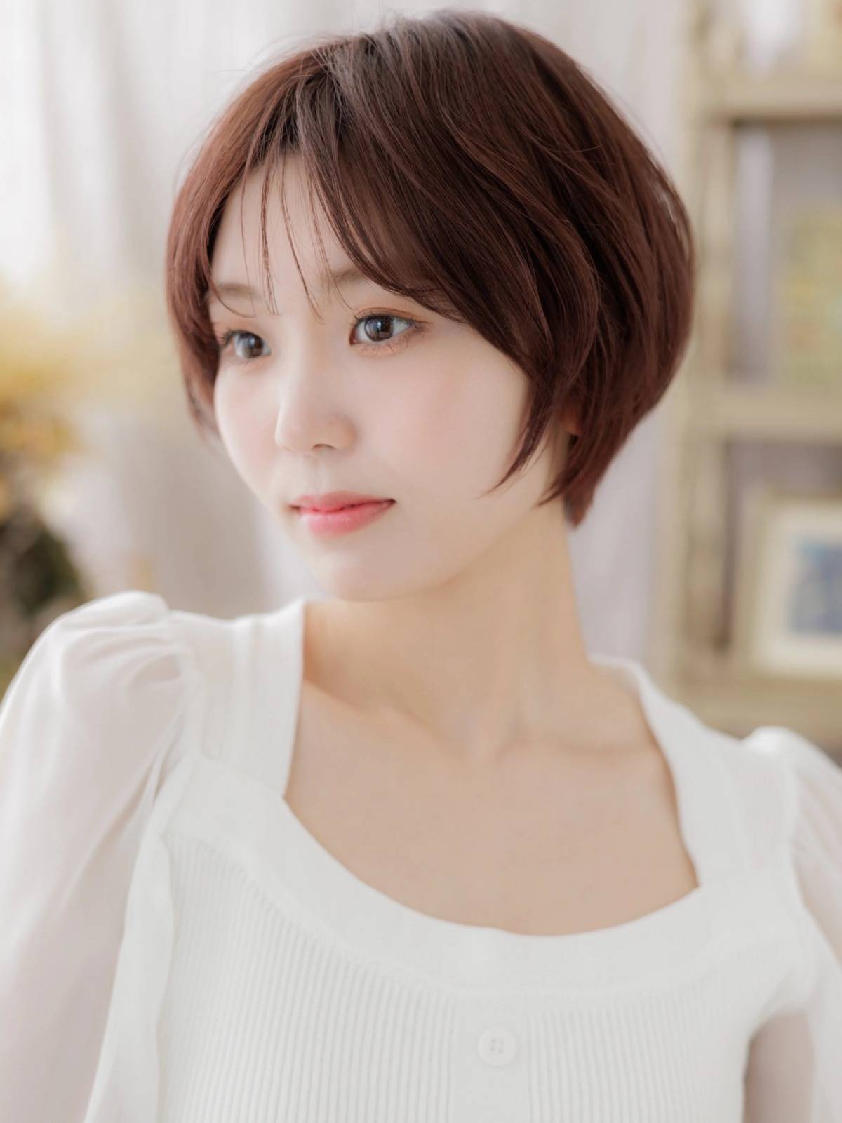 暖色カラーのツヤショート