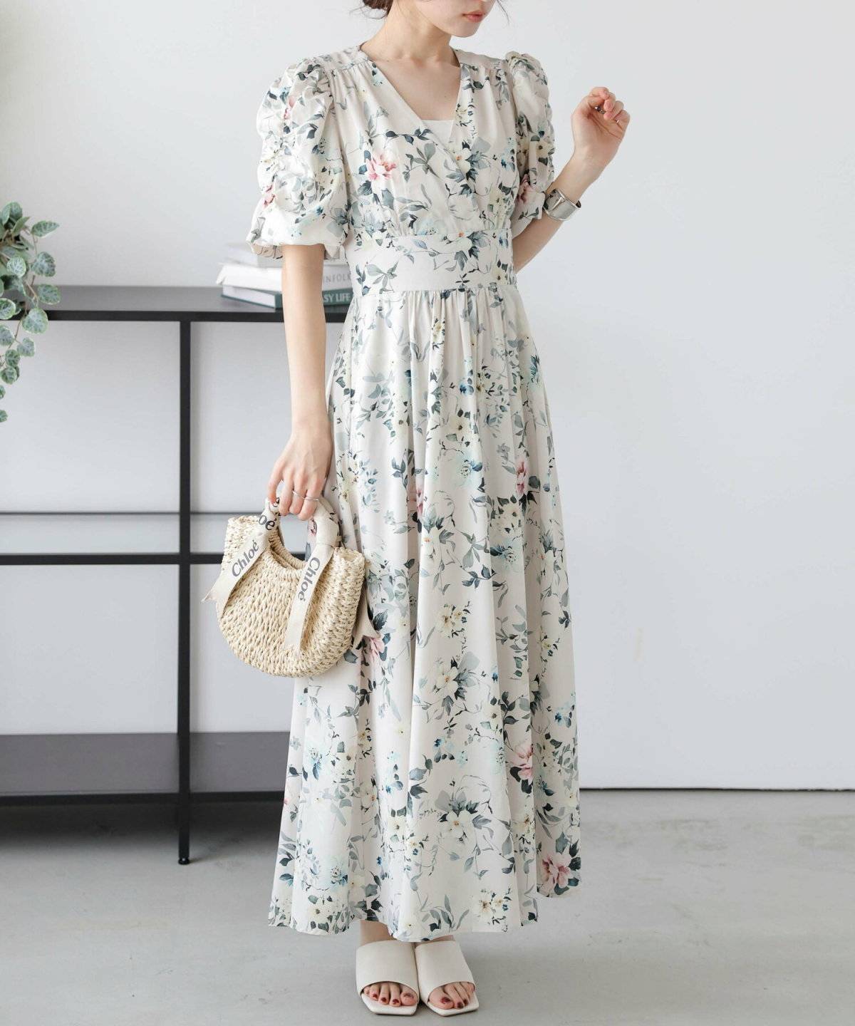 夏コーデの女性