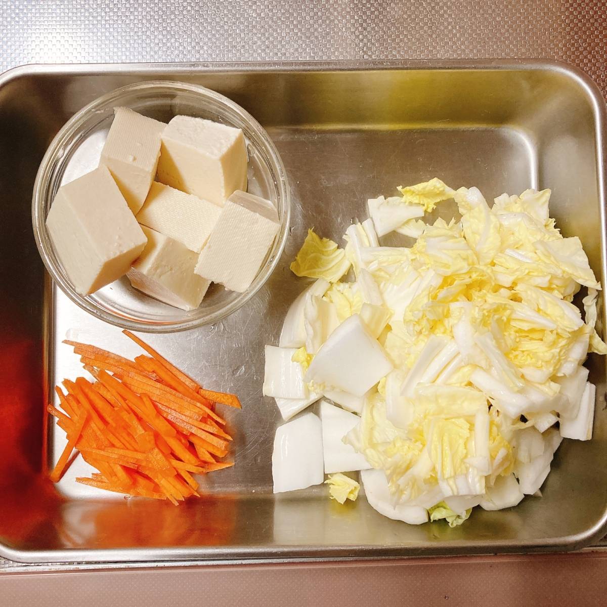 くらこん公式の「塩こんぶ肉だんご鍋」のレシピ