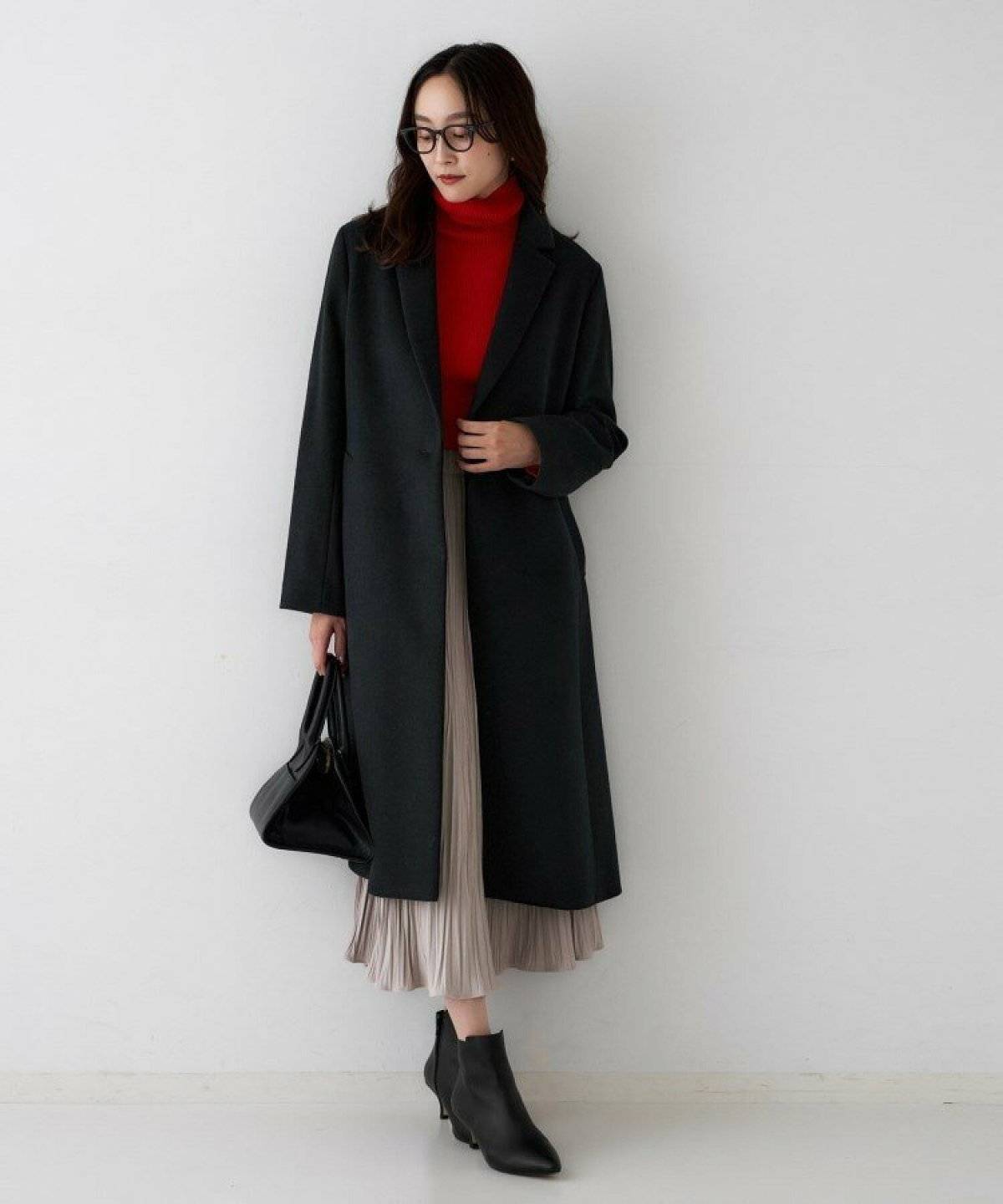 スカートコーデの女性