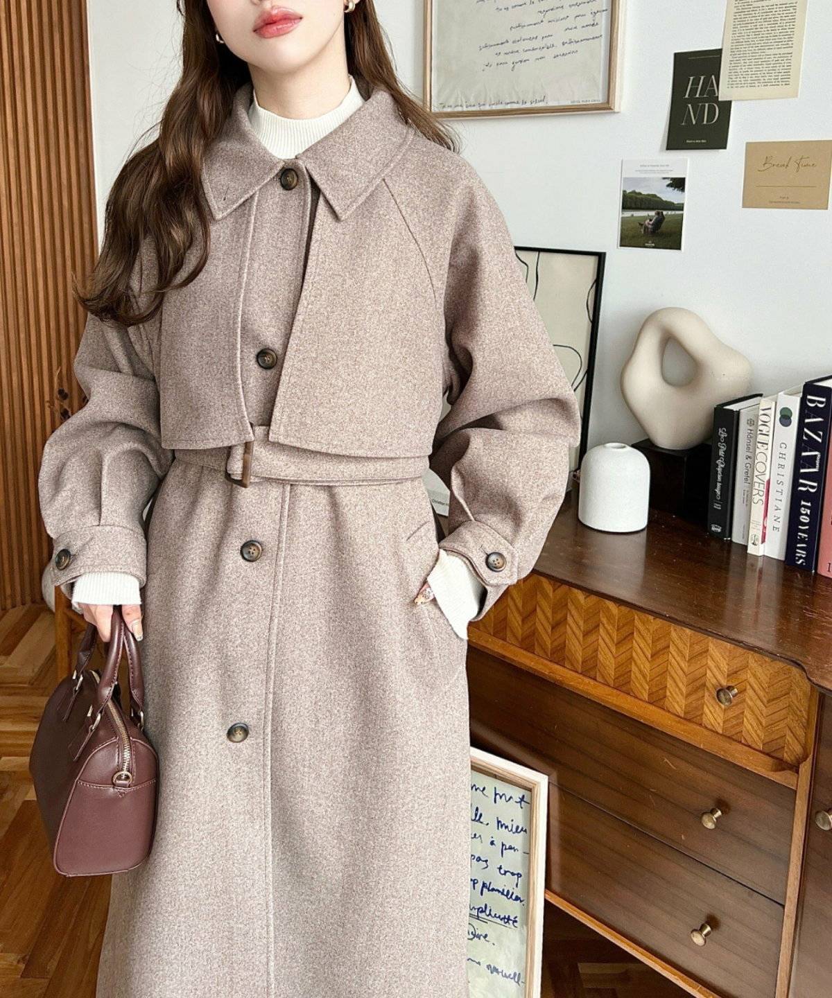 パンツコーデの女性