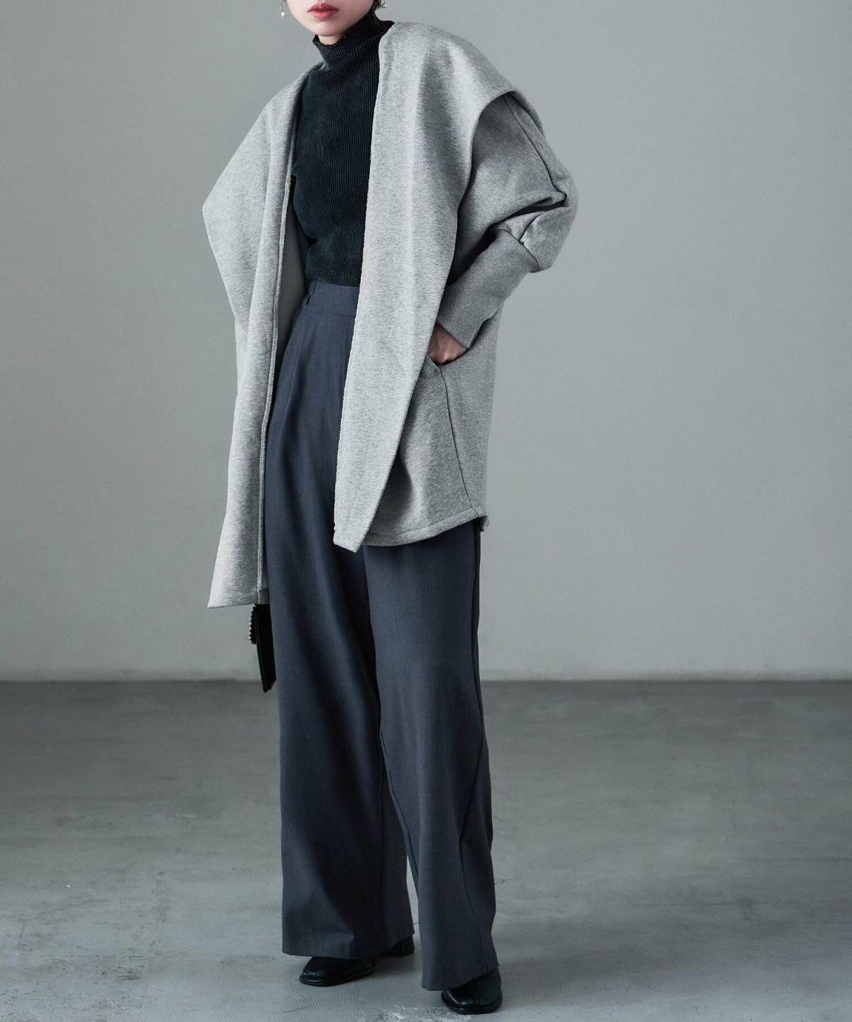ガウンジャケット×ハイネックセーターコーデ
