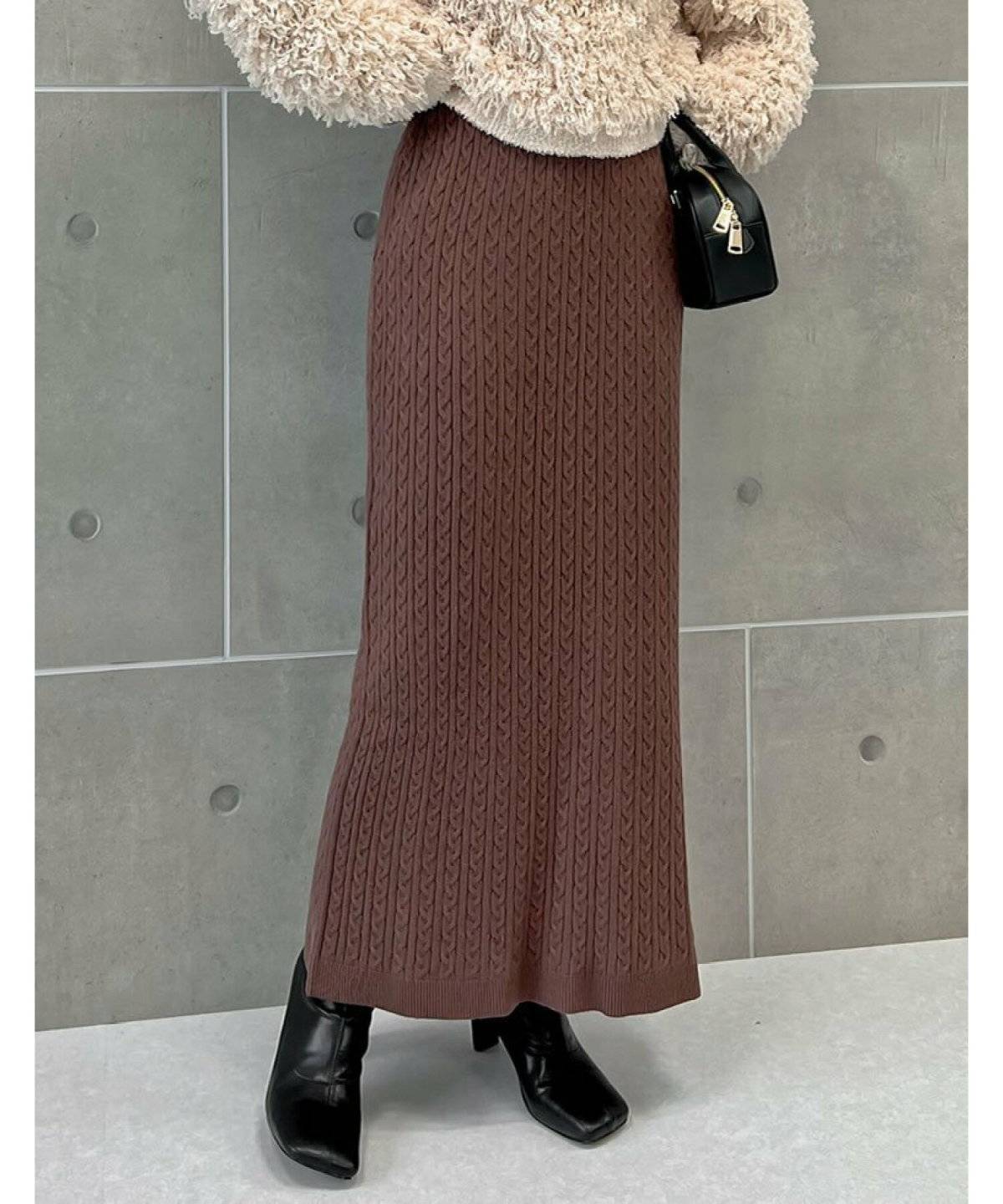 ケーブルニットタイトスカートコーデ