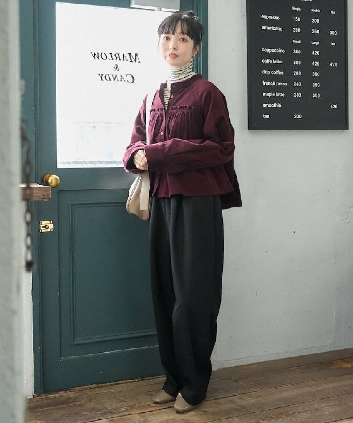 秋冬コーデの女性