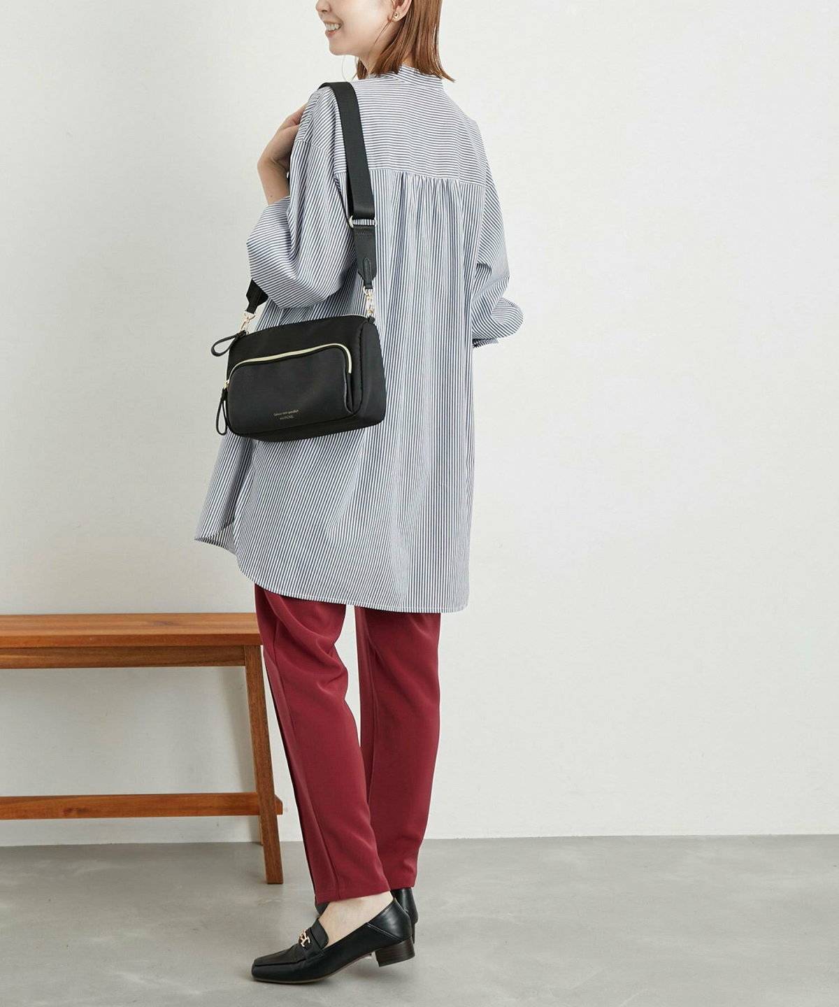 夏コーデの女性