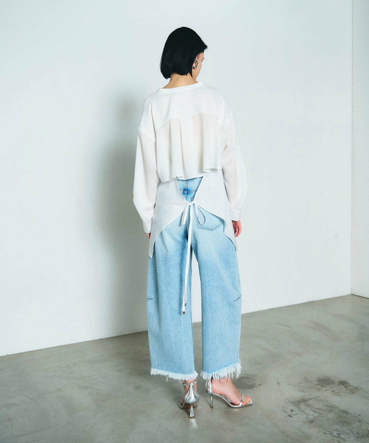 夏コーデの女性