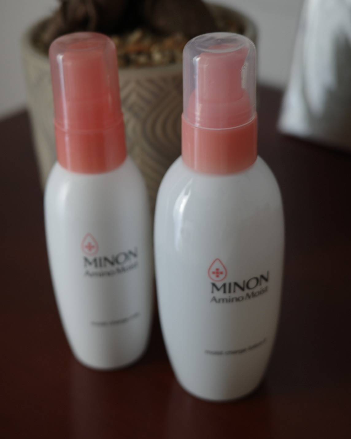 ミノン アミノモイスト モイストチャージ ローションとミルク