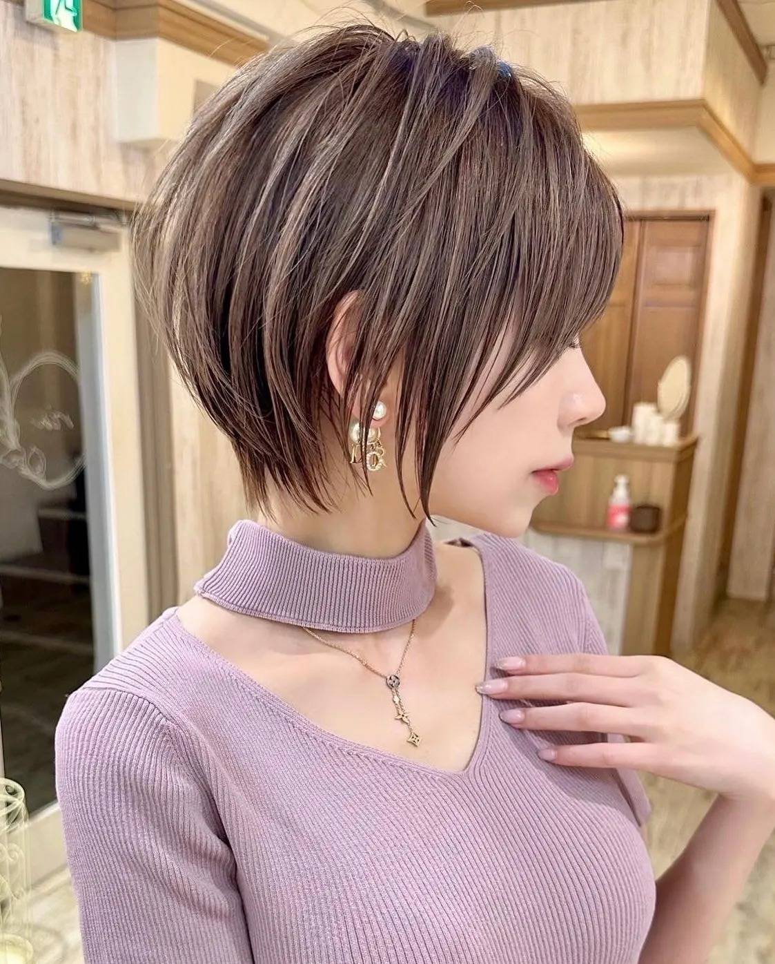 サイド長めの大人ショート