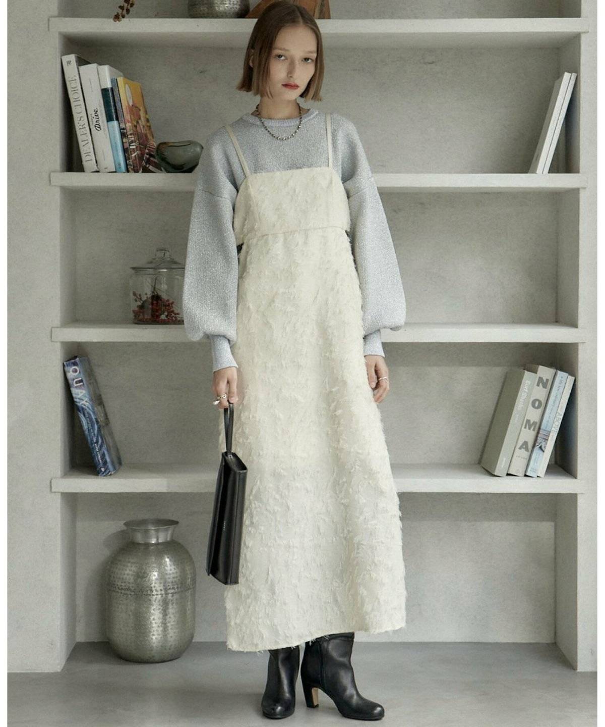 白のワンピースコーデ