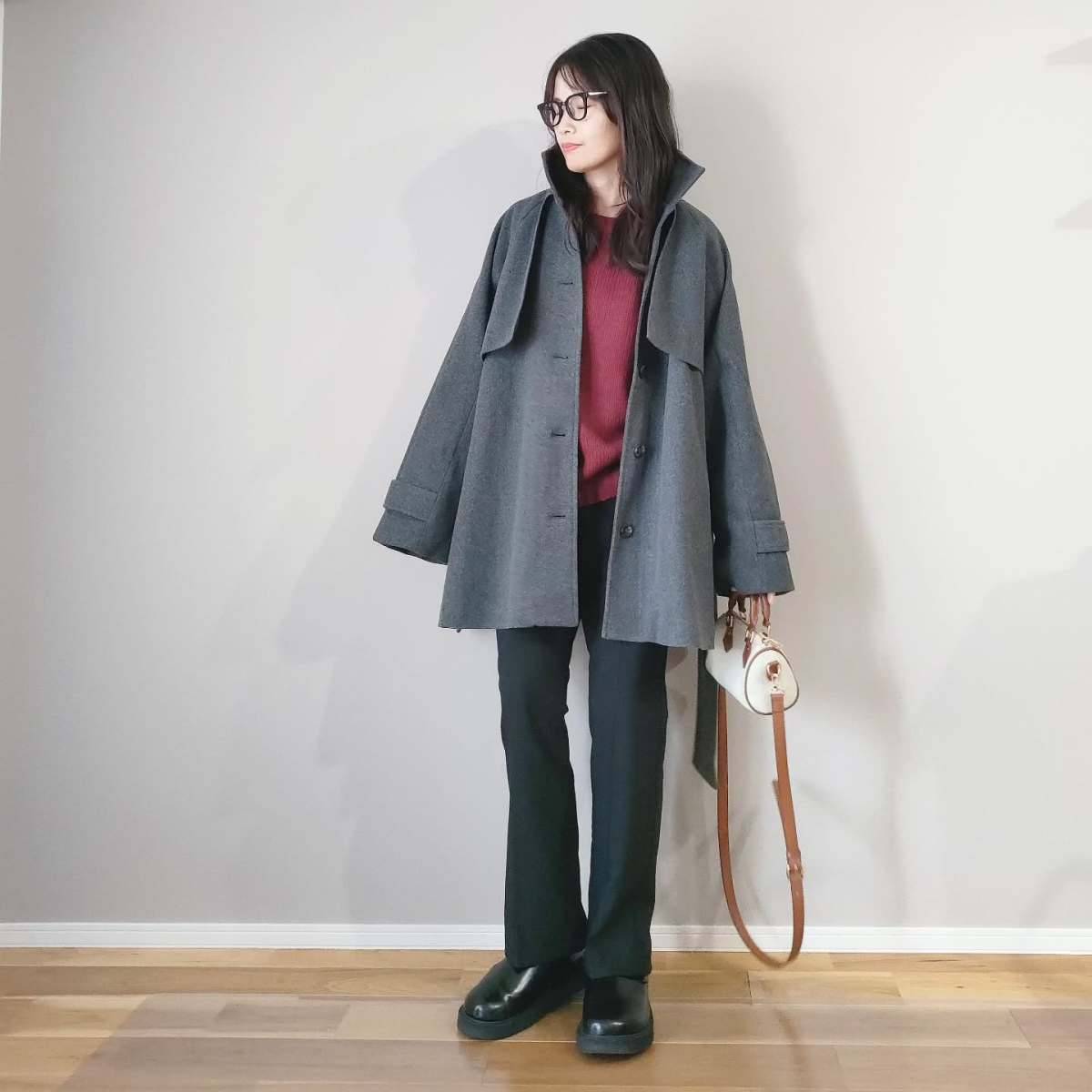 ボルドーのニットをアクセントに♡