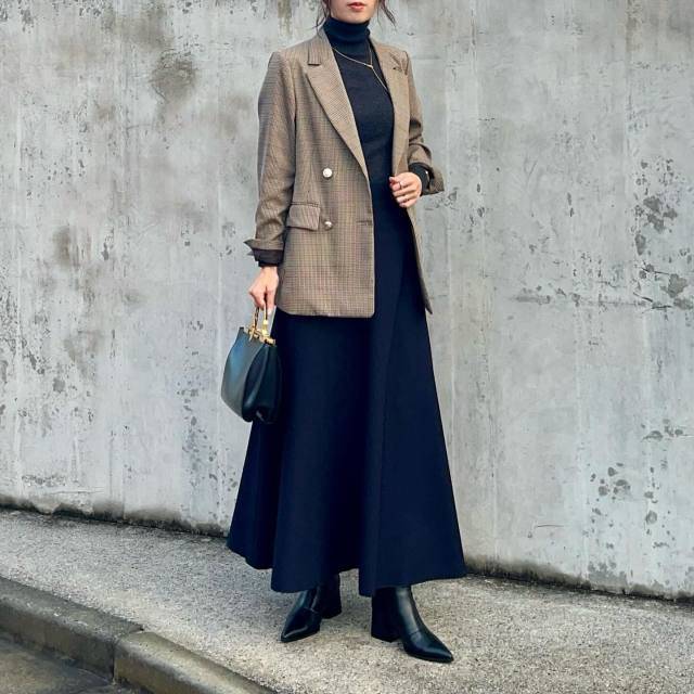 ブラックコーデ×チェック柄ジャケット