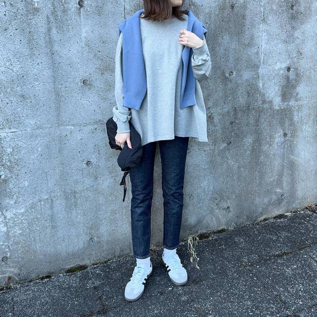 カラーカーディガンを肩掛けする！