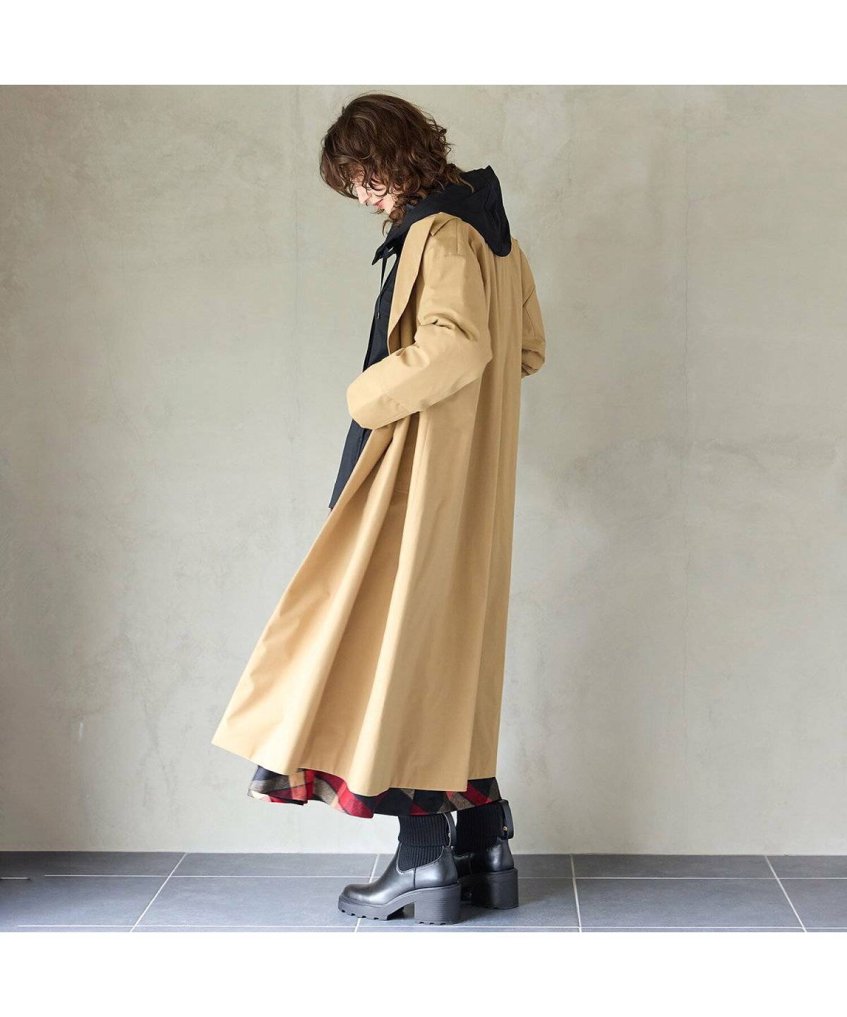 キャメルのロングコートコーデ